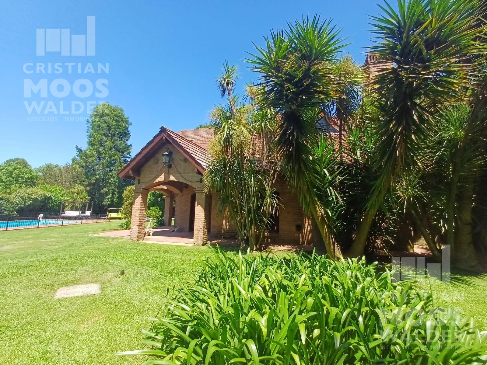 4-room house on a 2,000-meter lot in El Cazador
