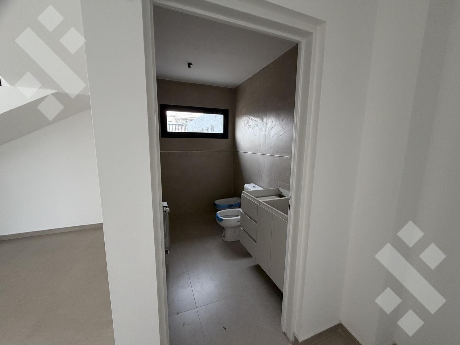 3-BEDROOM HOUSE FOR SALE (TURNKEY) — RINCÓN DEL RIO NEIGHBORHOOD, NEUQUÉN