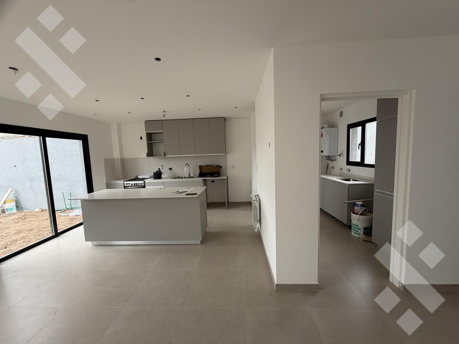 3-BEDROOM HOUSE FOR SALE (TURNKEY) — RINCÓN DEL RIO NEIGHBORHOOD, NEUQUÉN