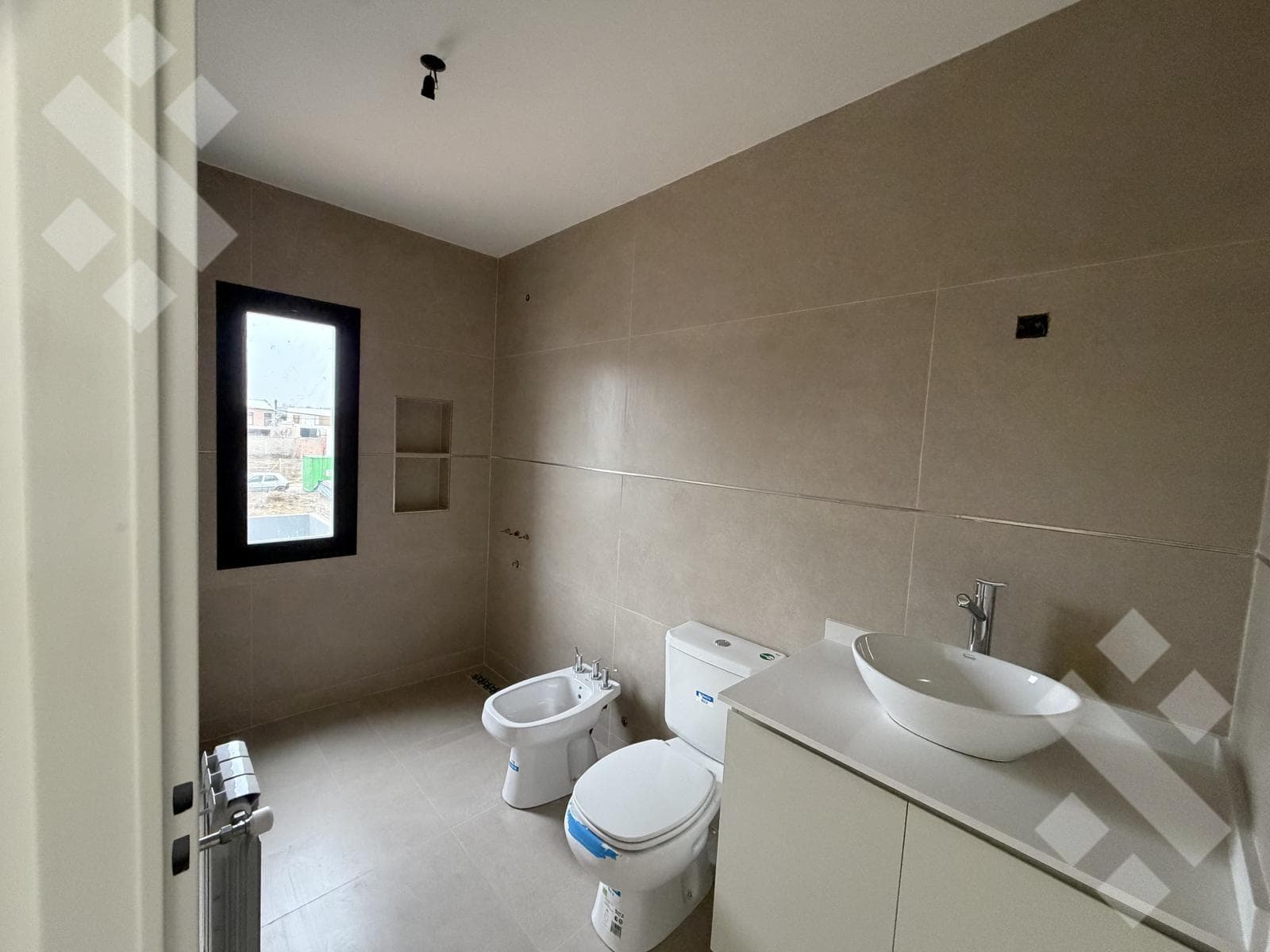 3-BEDROOM HOUSE FOR SALE (TURNKEY) — RINCÓN DEL RIO NEIGHBORHOOD, NEUQUÉN