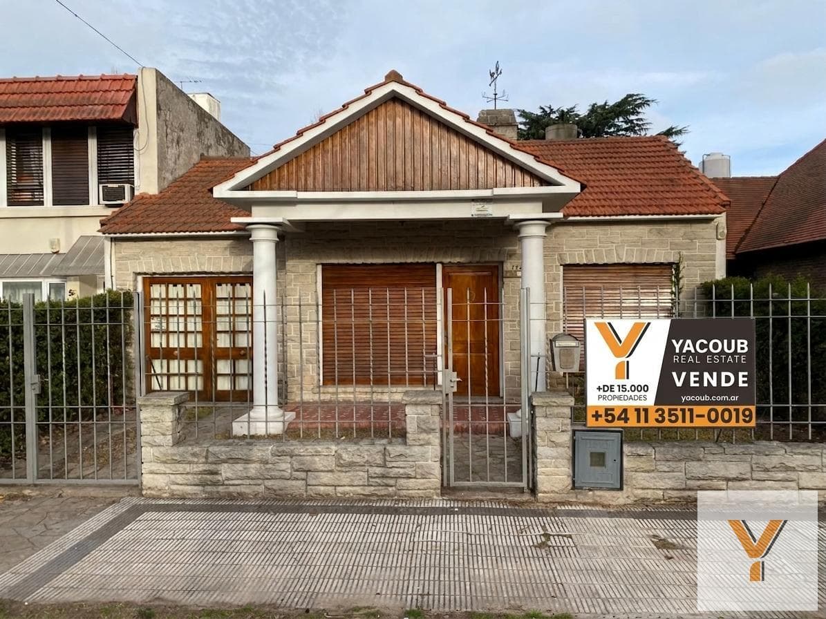 House for Sale - 3 Bedrooms, 2 Bathrooms - Ringuelet
