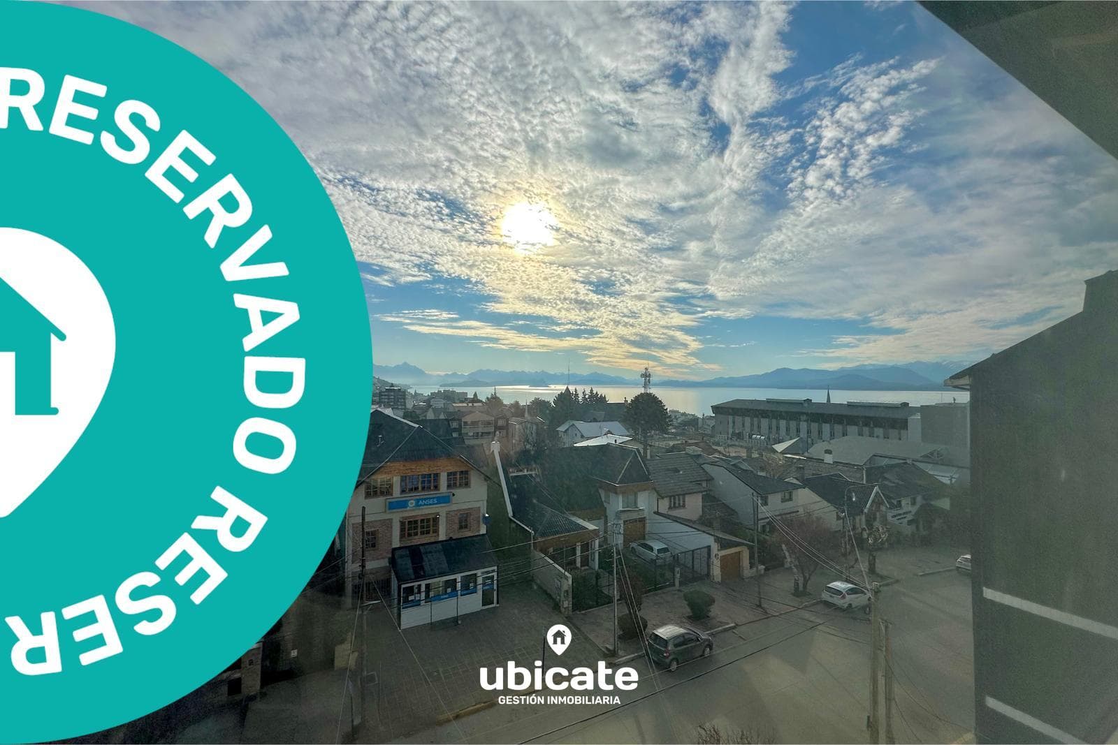 4-BEDROOM DUPLEX APARTMENT WITH 3 PARKING SPACES AND A VIEW OF THE LAKE