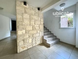 4-BEDROOM DUPLEX APARTMENT WITH 3 PARKING SPACES AND A VIEW OF THE LAKE
