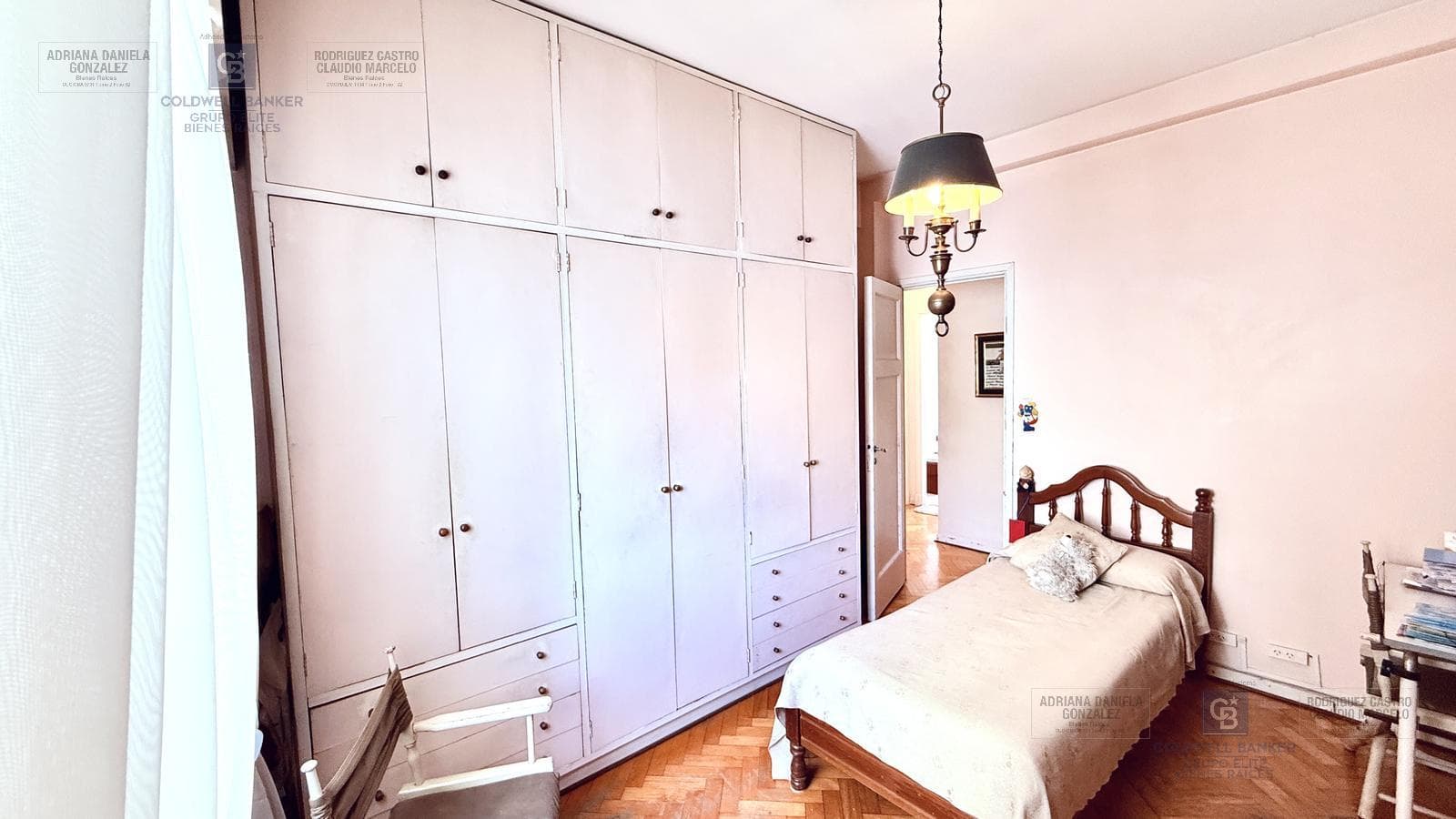 4-room apartment for sale, half-floor, with separate room and front balcony in Palermo