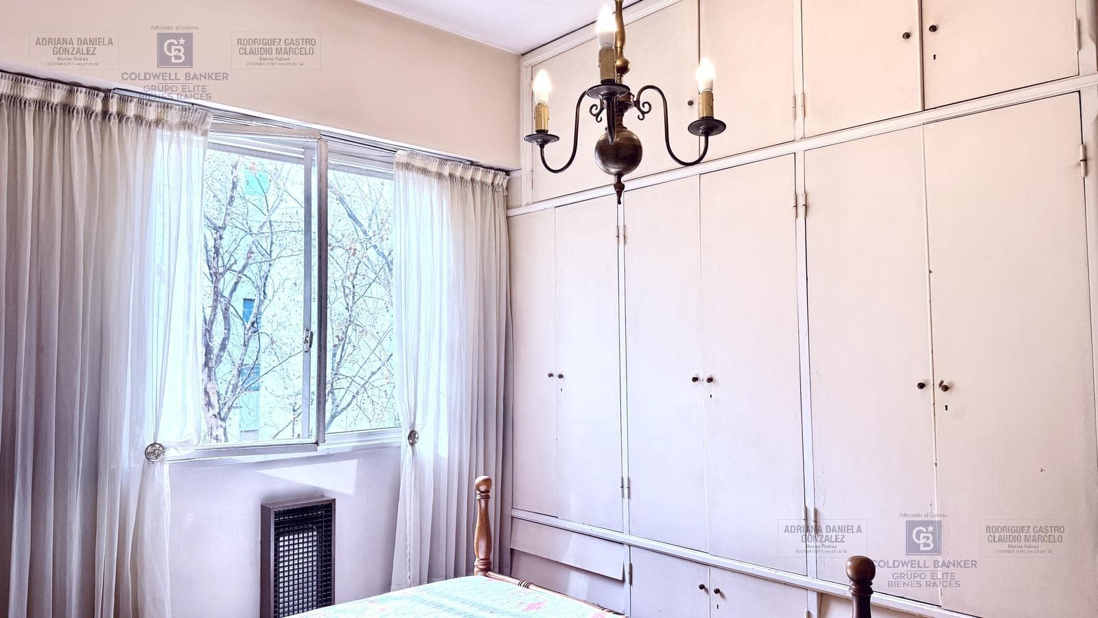 4-room apartment for sale, half-floor, with separate room and front balcony in Palermo