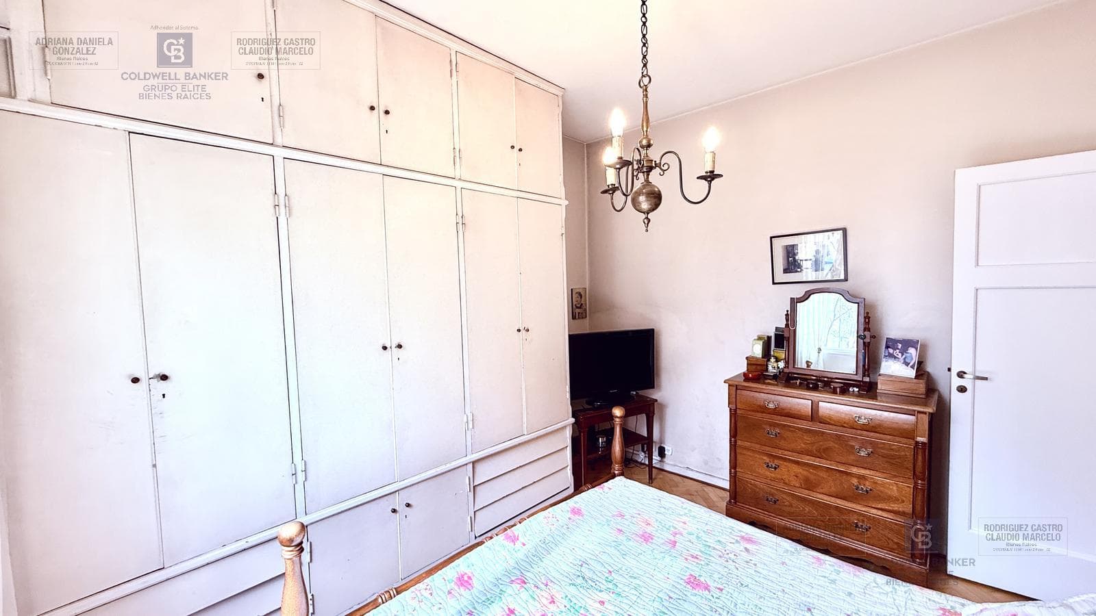 4-room apartment for sale, half-floor, with separate room and front balcony in Palermo