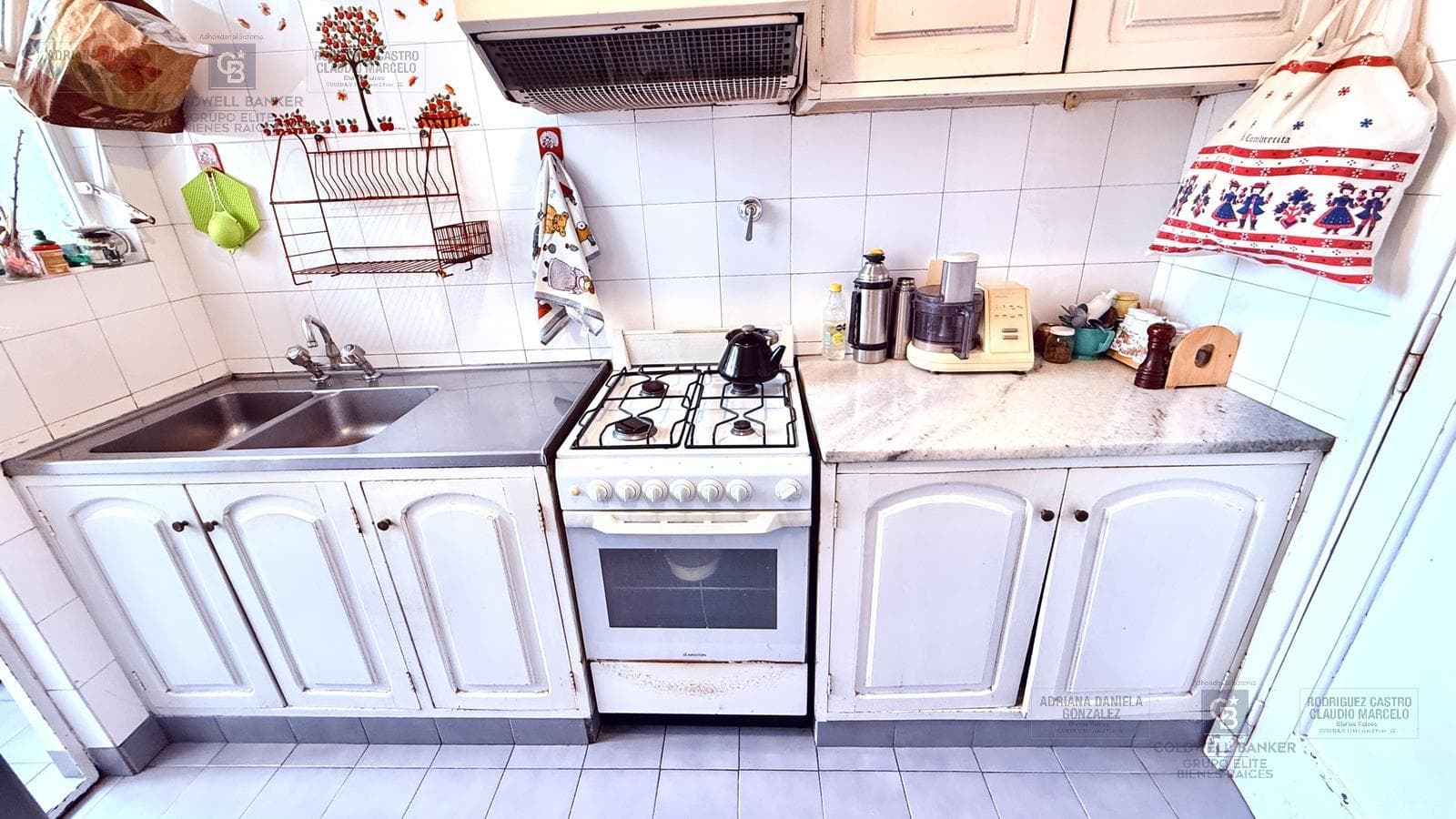 4-room apartment for sale, half-floor, with separate room and front balcony in Palermo