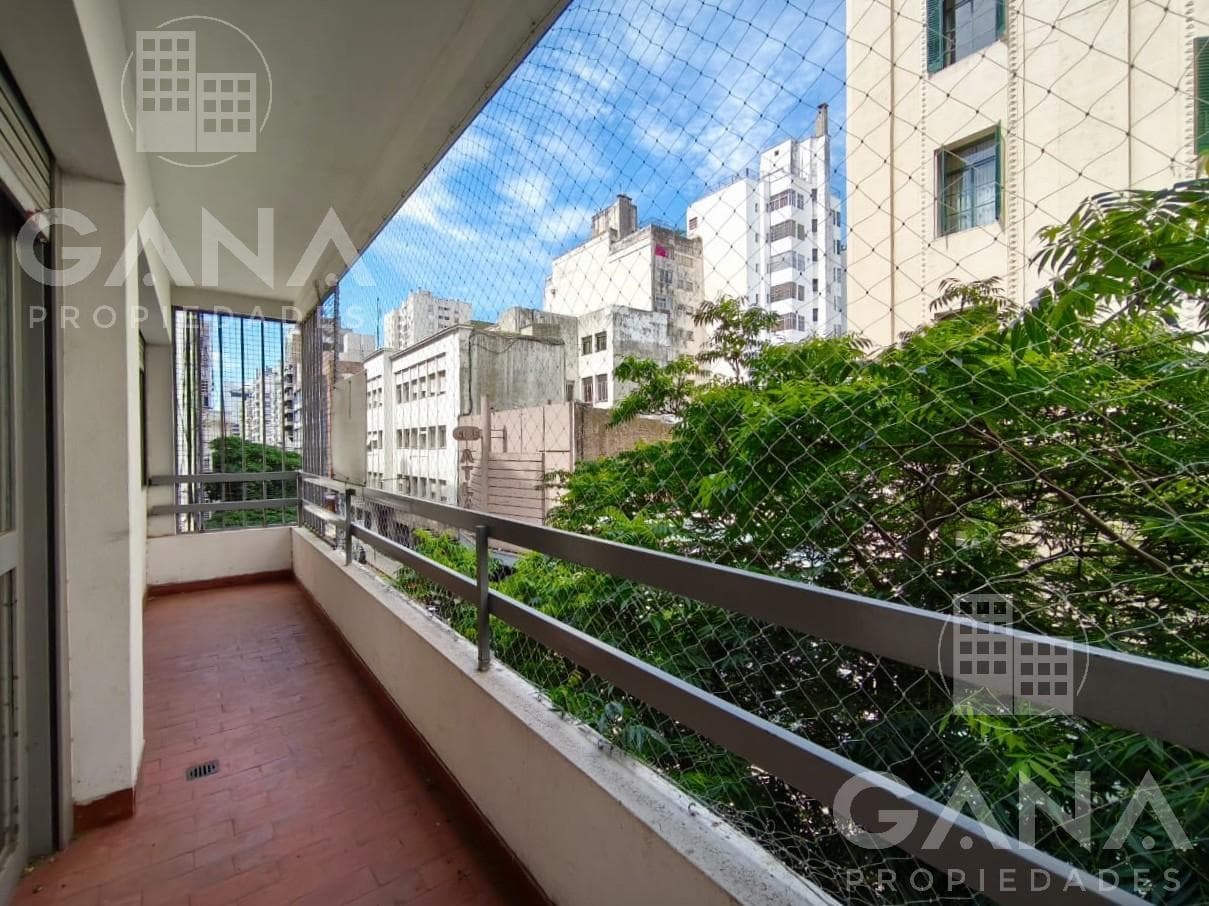 2-Bedroom Apartment for Sale with a Balcony and a Utility Room