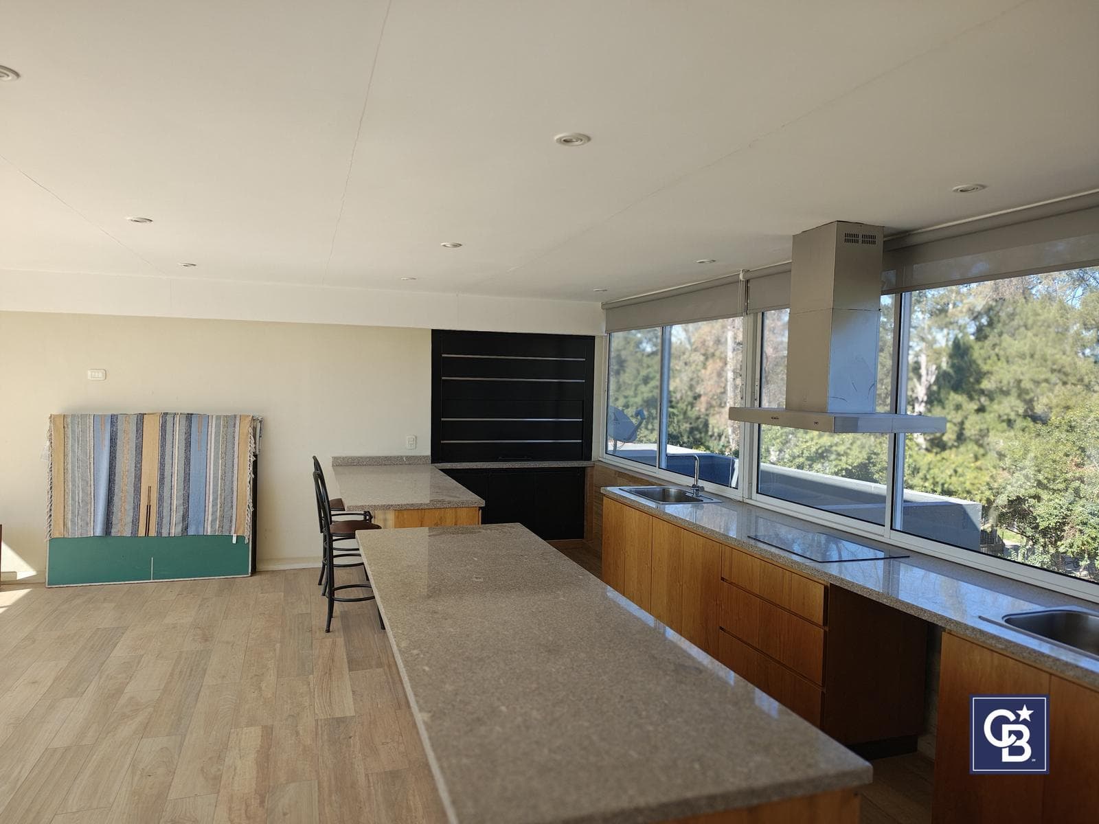 For Sale: 4-room penthouse with barbecue area and private terrace at La Esmeralda Suites, Km 50, Pilar—Across from Palmas