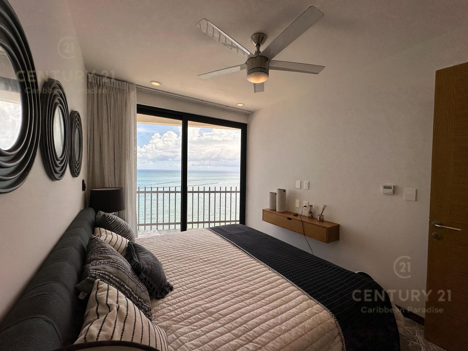 Se vende Penthouse frente al mar en Itbeach Playa del Carmen P4458