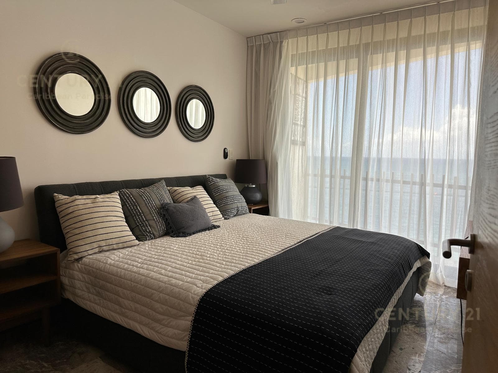 Se vende Penthouse frente al mar en Itbeach Playa del Carmen P4458