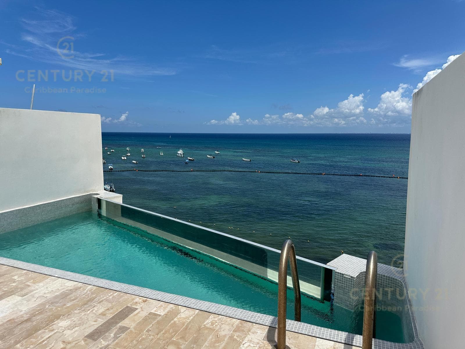 Se vende Penthouse frente al mar en Itbeach Playa del Carmen P4458
