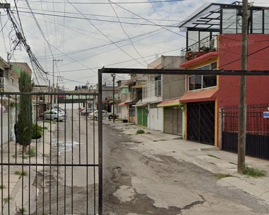 HOUSE FOR SALE IN CUAUTITLAN IZCALLI, NO LOANS—CASH ONLY, MEXICO