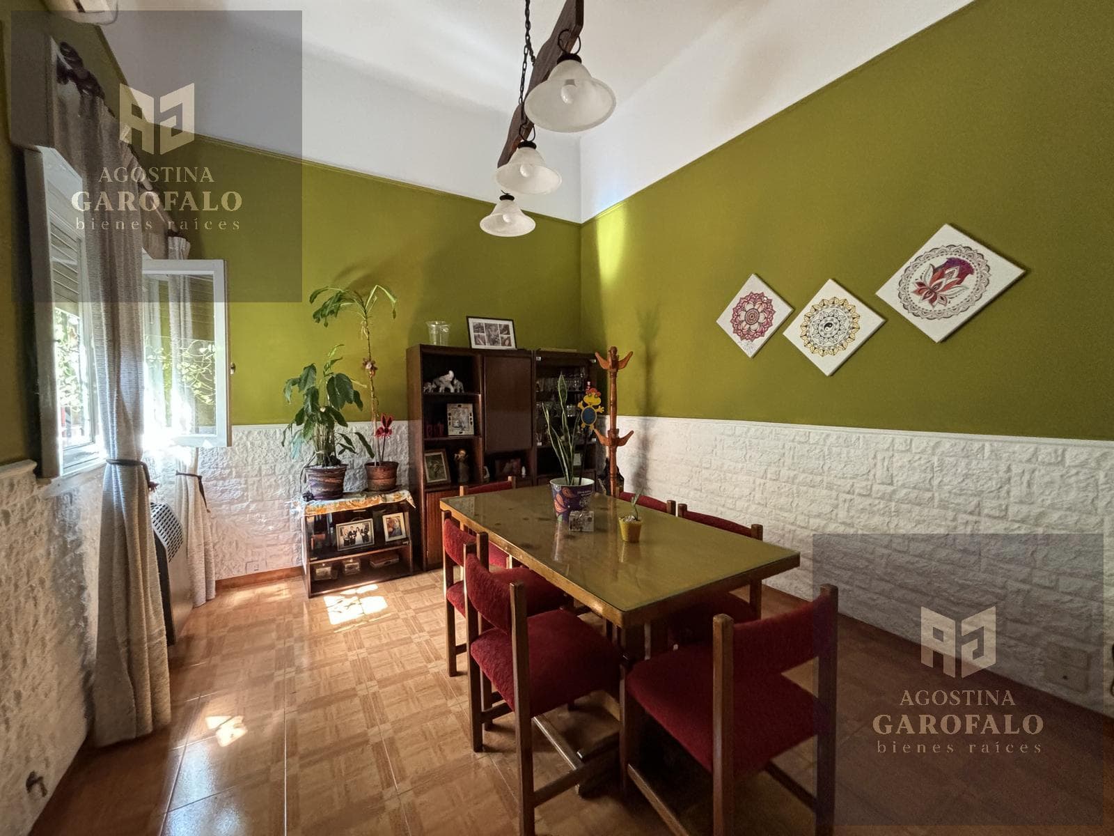House for Sale: 4-room home on its own lot in Flores with a backyard