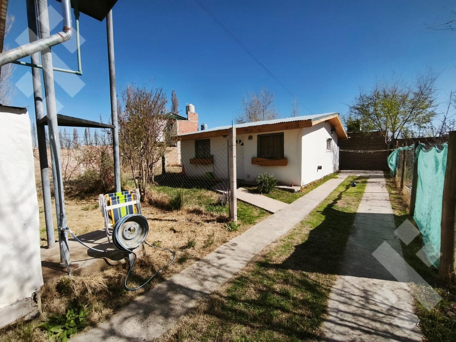 For Sale: 2 Houses on a 300-square-meter Lot in the Caminos del Sol Neighborhood - Plottier