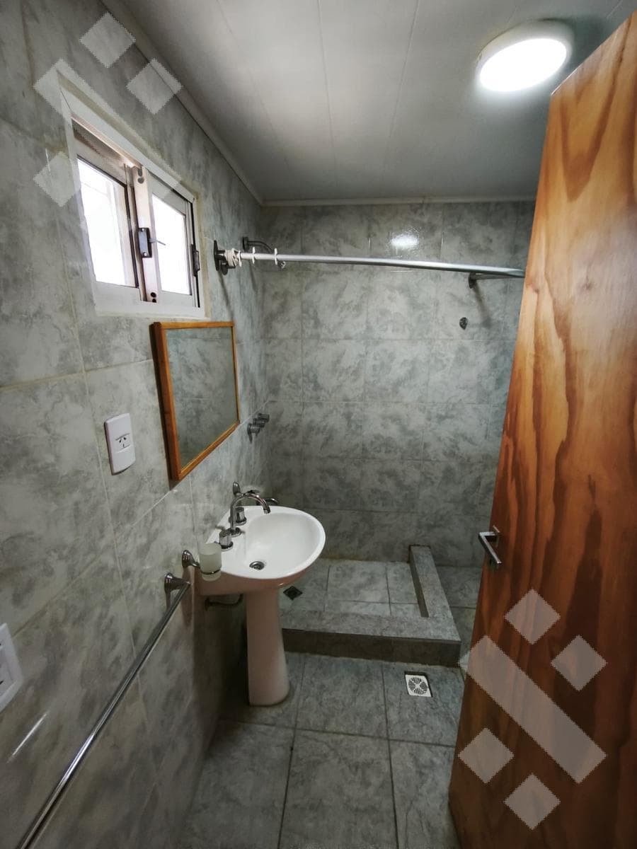 For Sale: 2 Houses on a 300-square-meter Lot in the Caminos del Sol Neighborhood - Plottier