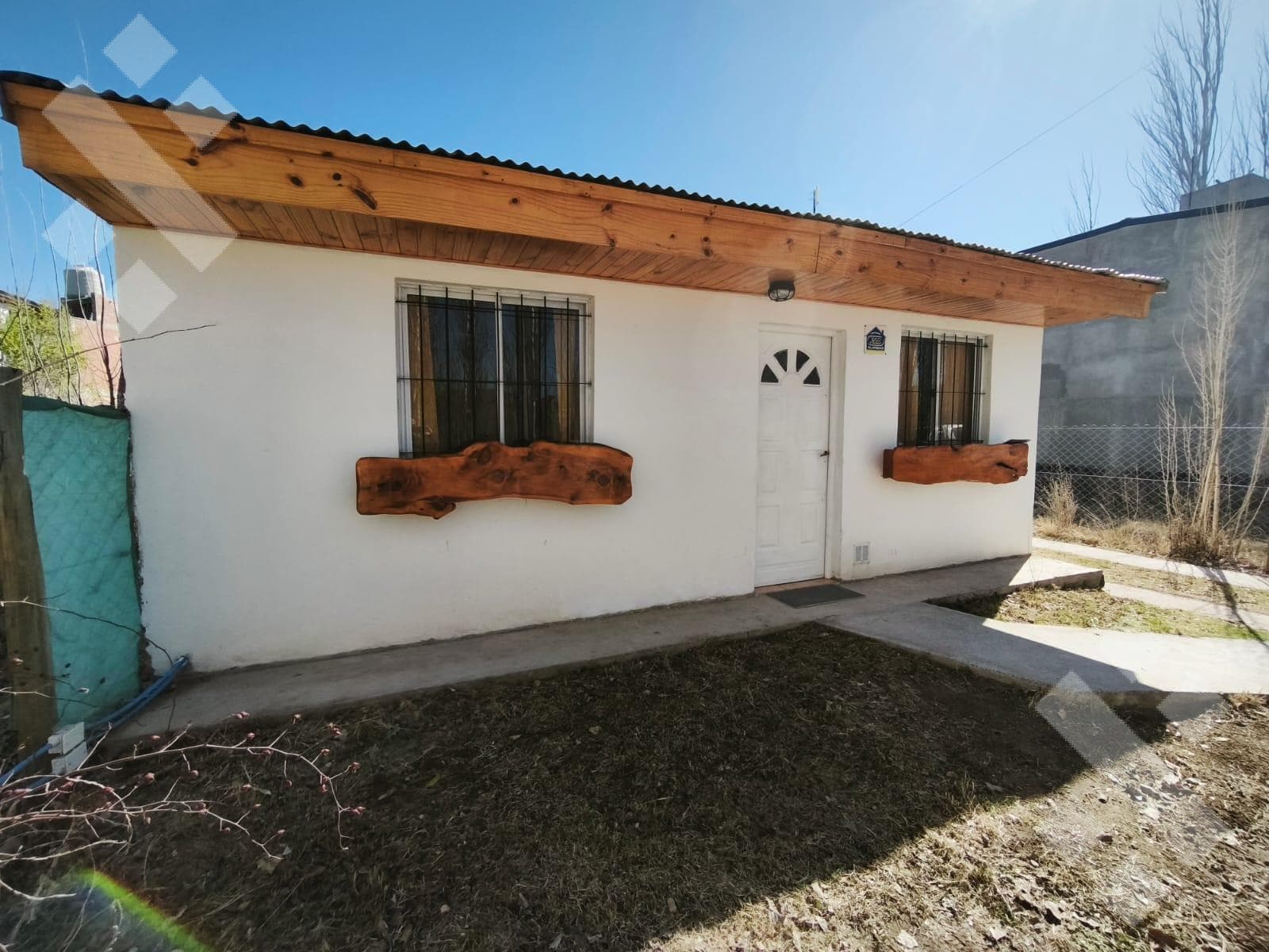For Sale: 2 Houses on a 300-square-meter Lot in the Caminos del Sol Neighborhood - Plottier
