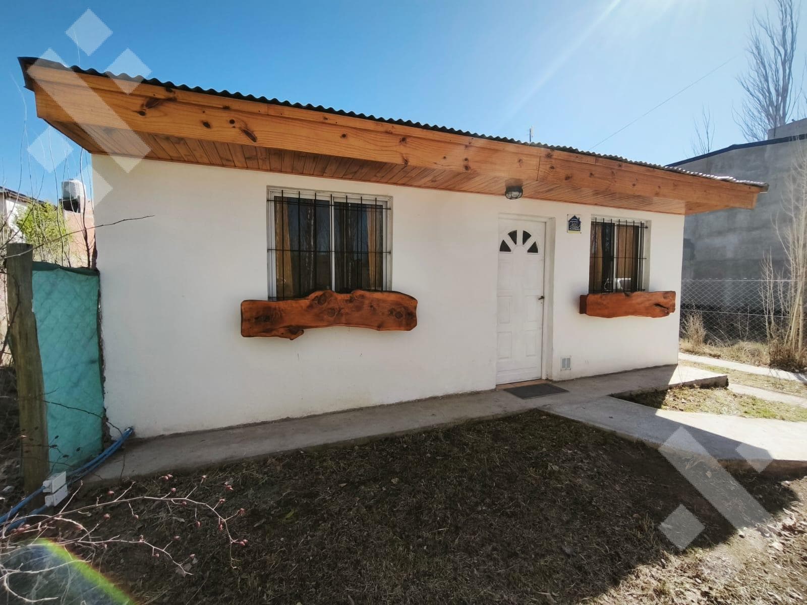 For Sale: 2 Houses on a 300-square-meter Lot in the Caminos del Sol Neighborhood - Plottier