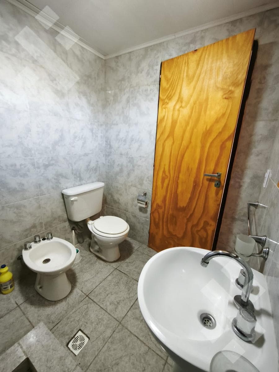 For Sale: 2 Houses on a 300-square-meter Lot in the Caminos del Sol Neighborhood - Plottier