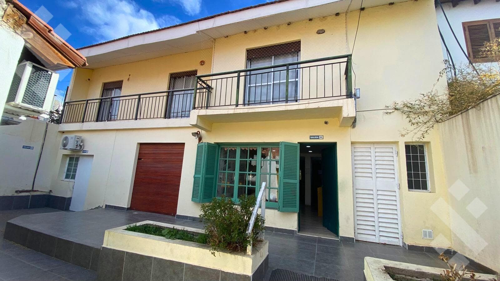 FOUR-BEDROOM HOUSE FOR SALE WITH GARAGE - STA. GENOVEVA - NQN CAPITAL