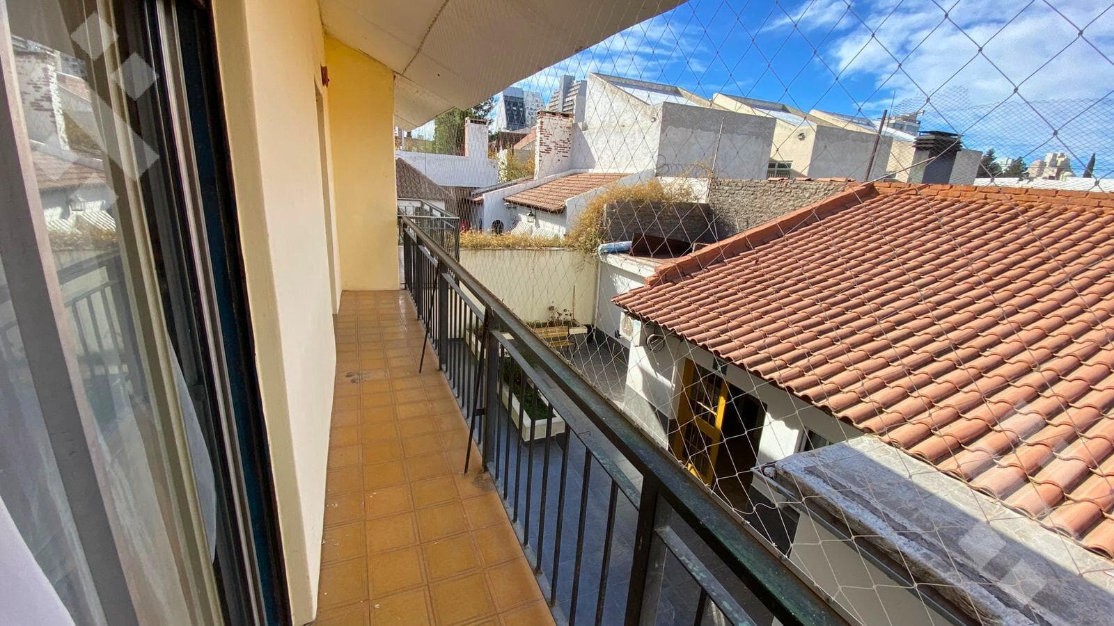 FOUR-BEDROOM HOUSE FOR SALE WITH GARAGE - STA. GENOVEVA - NQN CAPITAL