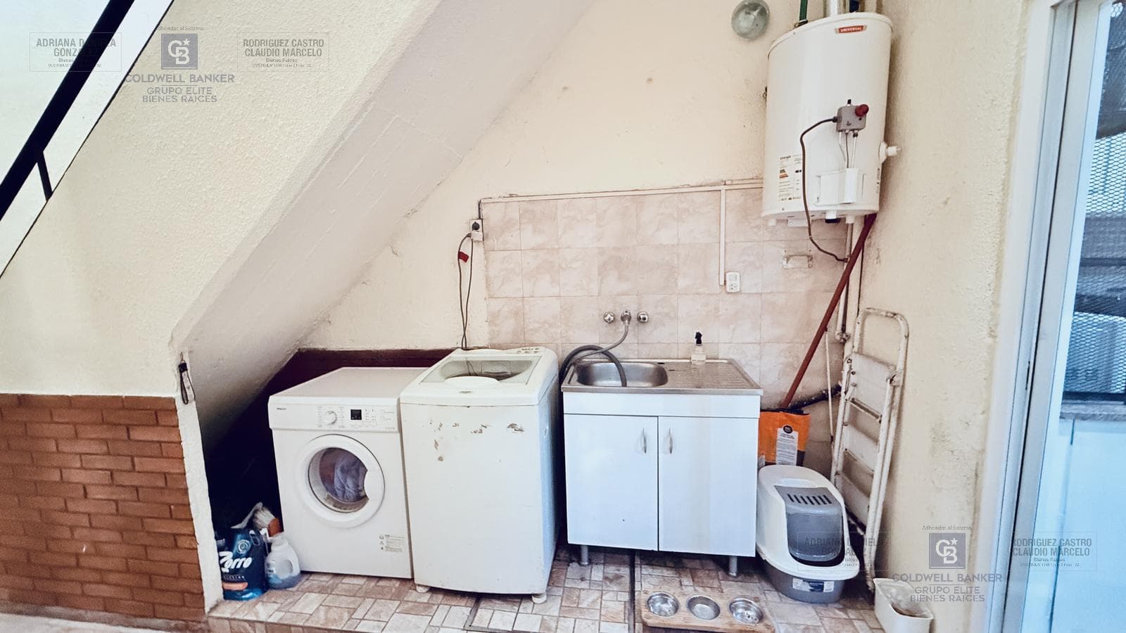4-ROOM HOUSE FOR SALE ON PRIVATE LOT WITH TERRACE, LIVING ROOM, AND BARBECUE AREA IN BARRACAS