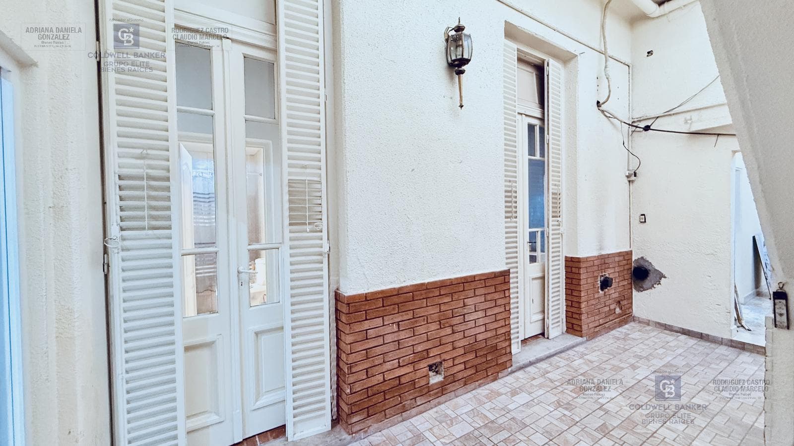 4-ROOM HOUSE FOR SALE ON PRIVATE LOT WITH TERRACE, LIVING ROOM, AND BARBECUE AREA IN BARRACAS