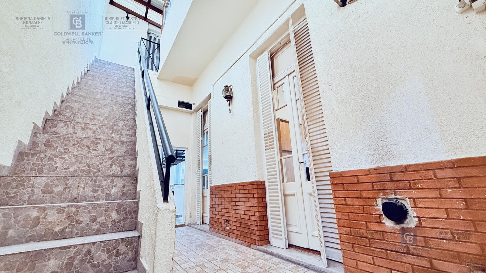 4-ROOM HOUSE FOR SALE ON PRIVATE LOT WITH TERRACE, LIVING ROOM, AND BARBECUE AREA IN BARRACAS
