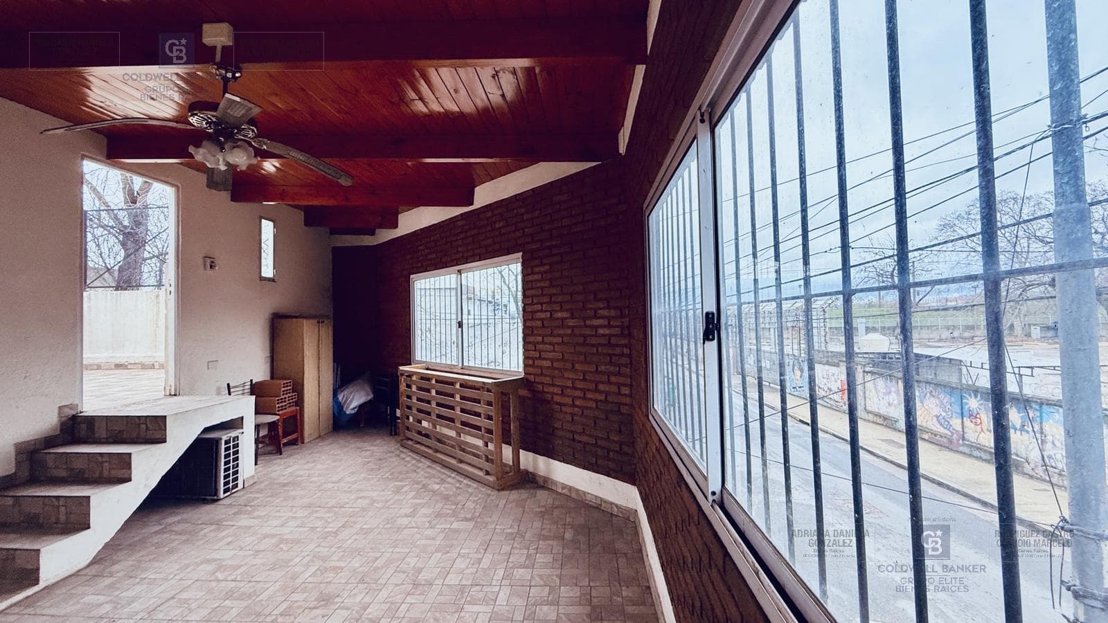 4-ROOM HOUSE FOR SALE ON PRIVATE LOT WITH TERRACE, LIVING ROOM, AND BARBECUE AREA IN BARRACAS