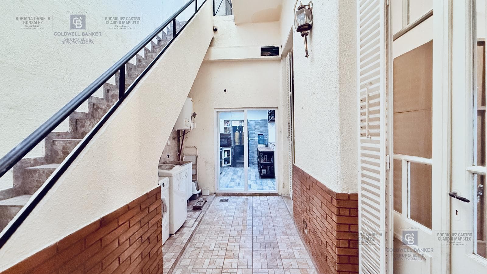 4-ROOM HOUSE FOR SALE ON PRIVATE LOT WITH TERRACE, LIVING ROOM, AND BARBECUE AREA IN BARRACAS