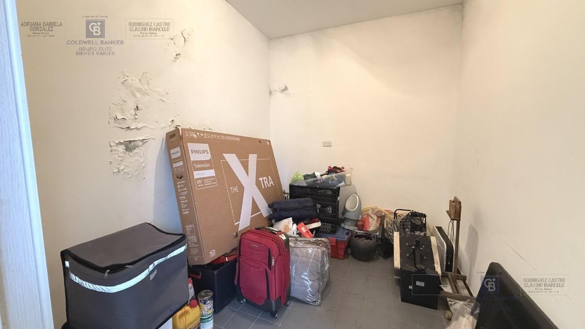 4-ROOM HOUSE FOR SALE ON PRIVATE LOT WITH TERRACE, LIVING ROOM, AND BARBECUE AREA IN BARRACAS