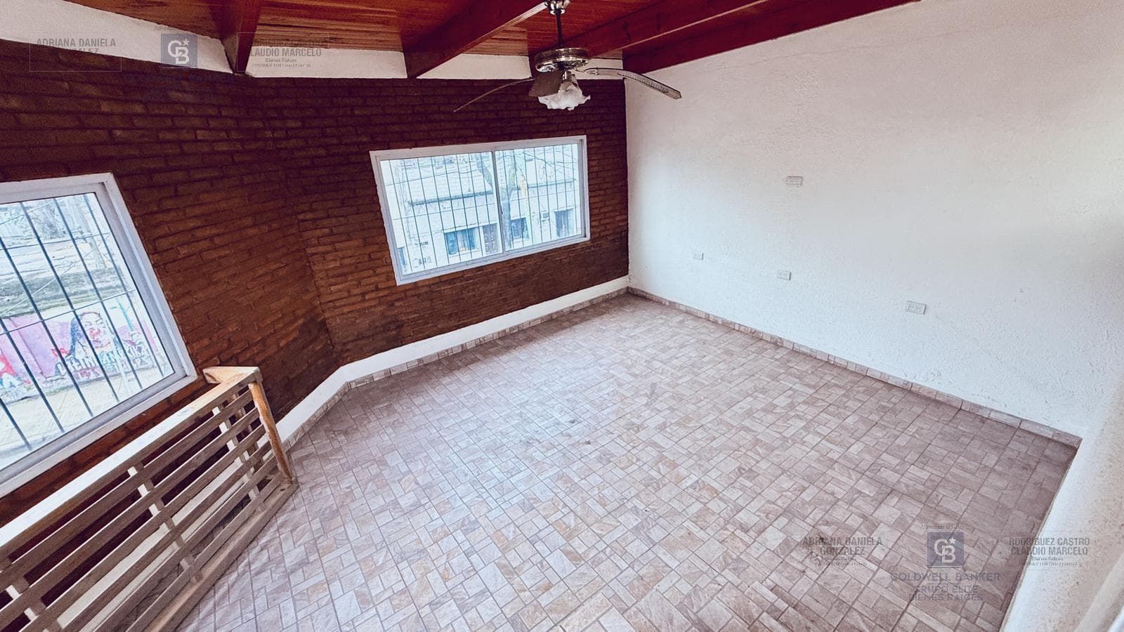 4-ROOM HOUSE FOR SALE ON PRIVATE LOT WITH TERRACE, LIVING ROOM, AND BARBECUE AREA IN BARRACAS