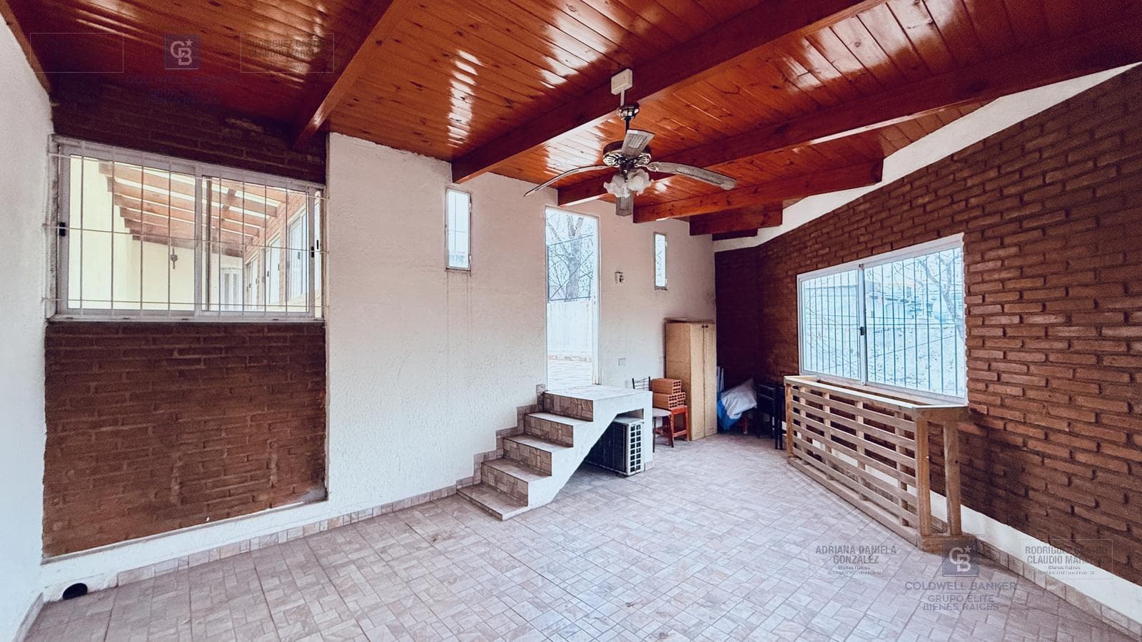 4-ROOM HOUSE FOR SALE ON PRIVATE LOT WITH TERRACE, LIVING ROOM, AND BARBECUE AREA IN BARRACAS