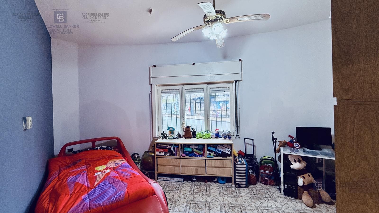 4-ROOM HOUSE FOR SALE ON PRIVATE LOT WITH TERRACE, LIVING ROOM, AND BARBECUE AREA IN BARRACAS