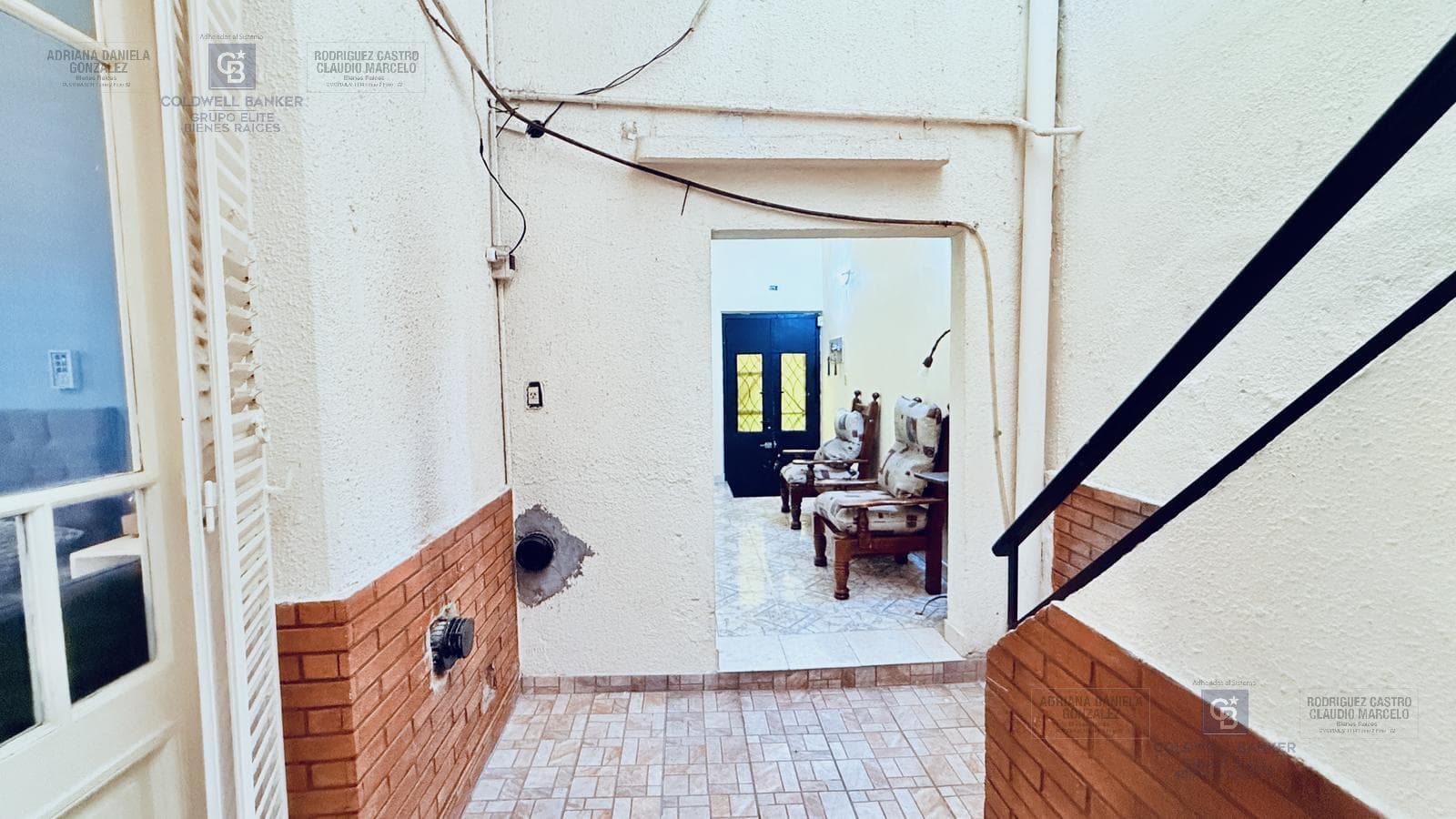 4-ROOM HOUSE FOR SALE ON PRIVATE LOT WITH TERRACE, LIVING ROOM, AND BARBECUE AREA IN BARRACAS