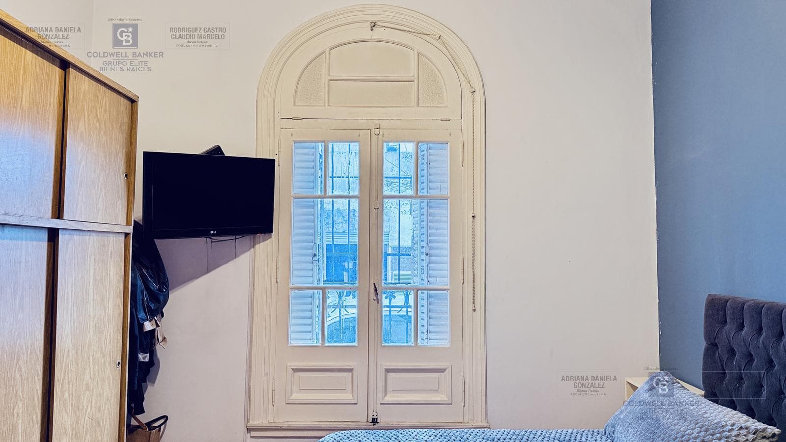 4-ROOM HOUSE FOR SALE ON PRIVATE LOT WITH TERRACE, LIVING ROOM, AND BARBECUE AREA IN BARRACAS