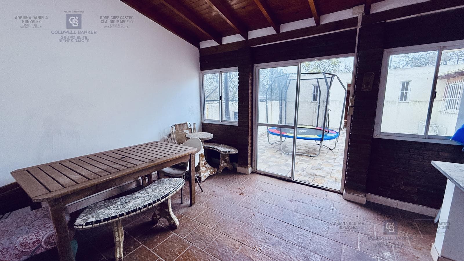 4-ROOM HOUSE FOR SALE ON PRIVATE LOT WITH TERRACE, LIVING ROOM, AND BARBECUE AREA IN BARRACAS