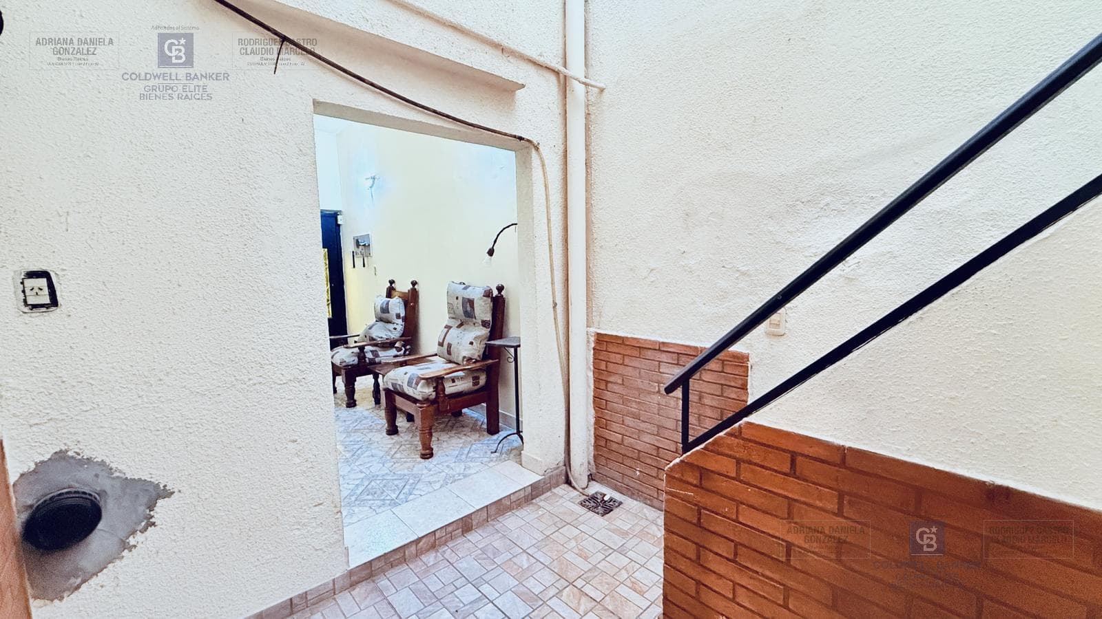 4-ROOM HOUSE FOR SALE ON PRIVATE LOT WITH TERRACE, LIVING ROOM, AND BARBECUE AREA IN BARRACAS