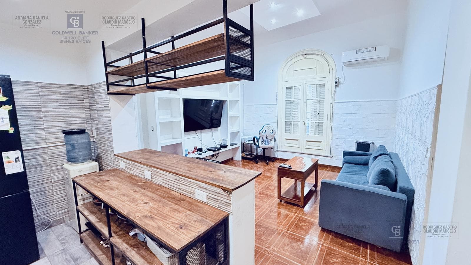 4-ROOM HOUSE FOR SALE ON PRIVATE LOT WITH TERRACE, LIVING ROOM, AND BARBECUE AREA IN BARRACAS
