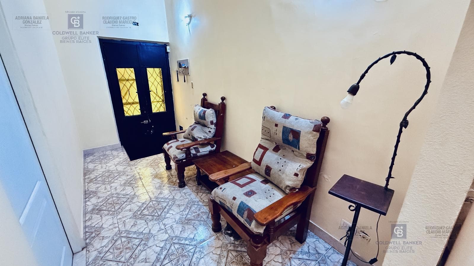 4-ROOM HOUSE FOR SALE ON PRIVATE LOT WITH TERRACE, LIVING ROOM, AND BARBECUE AREA IN BARRACAS