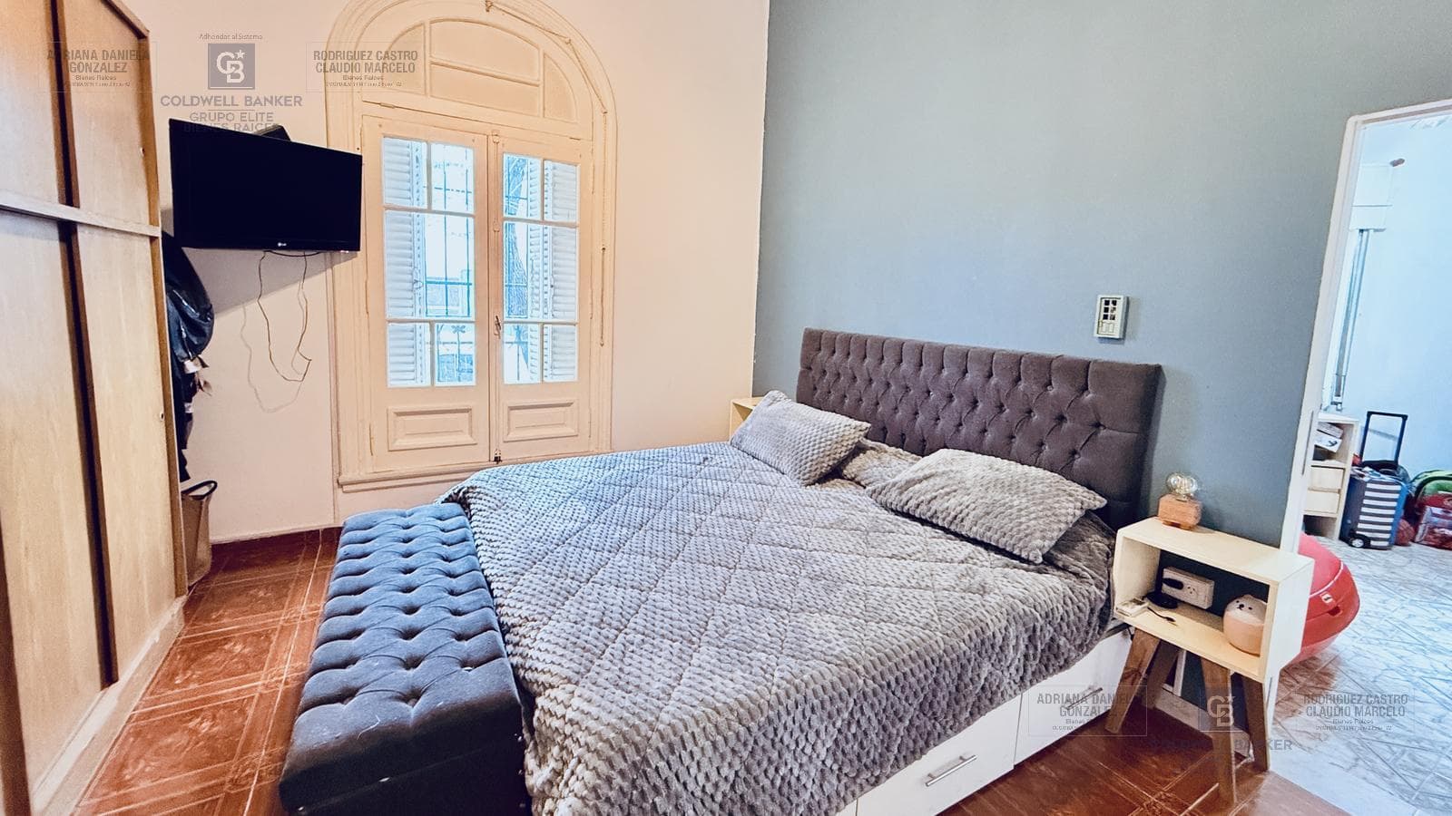 4-ROOM HOUSE FOR SALE ON PRIVATE LOT WITH TERRACE, LIVING ROOM, AND BARBECUE AREA IN BARRACAS