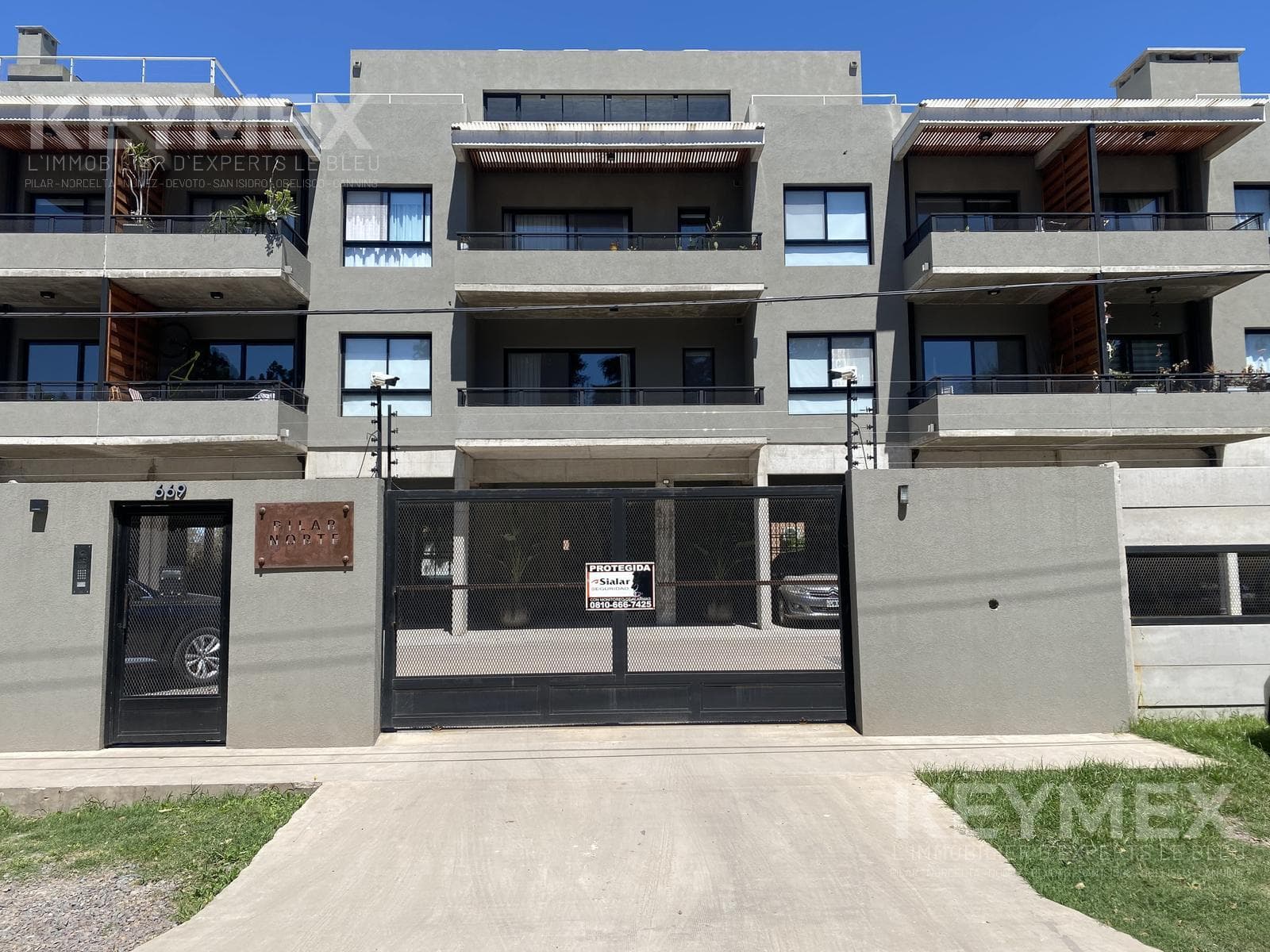 RENTAL: 2-room apartment in Pilar—excellent location