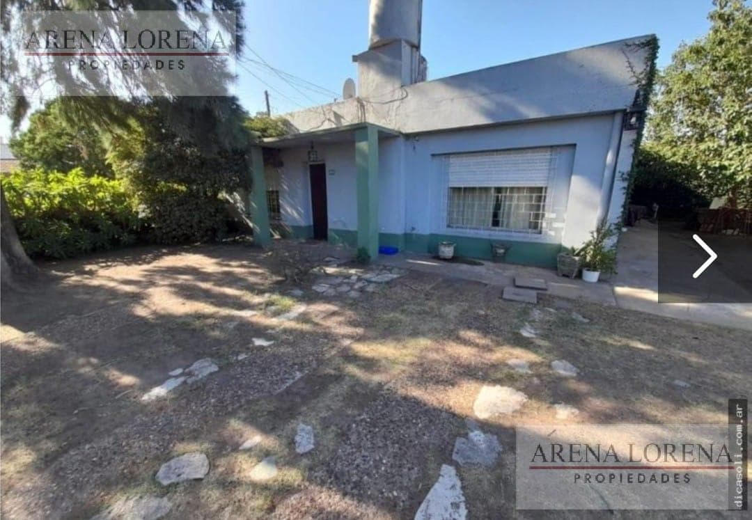 House for Sale: 3 Rooms, Ituzaingó, Buenos Aires