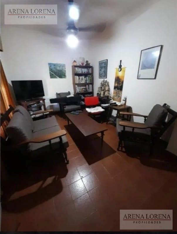 House for Sale: 3 Rooms, Ituzaingó, Buenos Aires