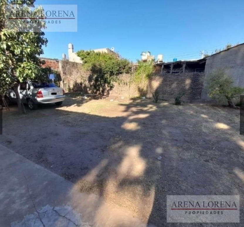 House for Sale: 3 Rooms, Ituzaingó, Buenos Aires