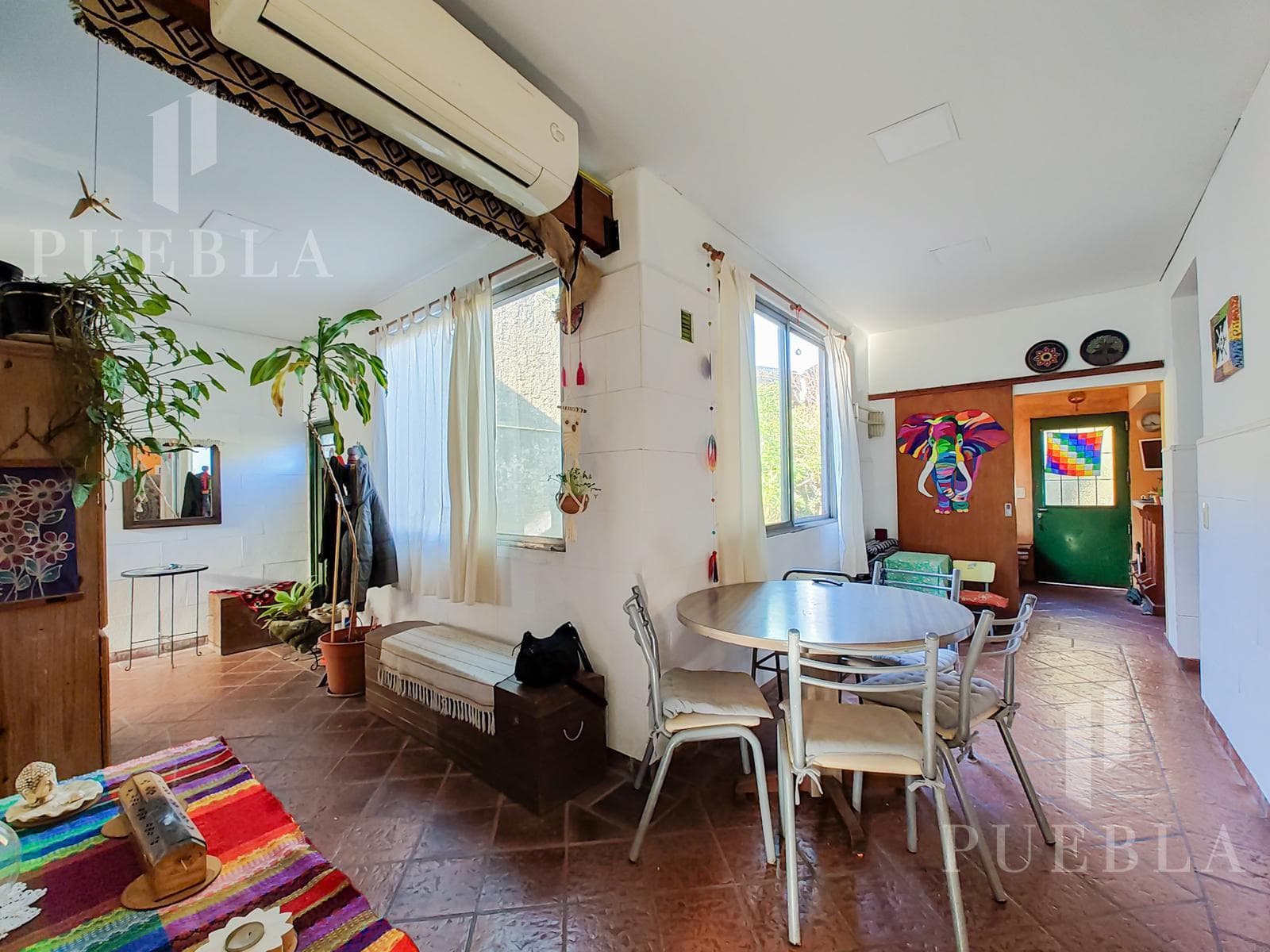 VINTAGE HOUSE FOR SALE IN SAN FERNANDO - BEAUTIFUL GREEN SPACE IN THE BACKYARD