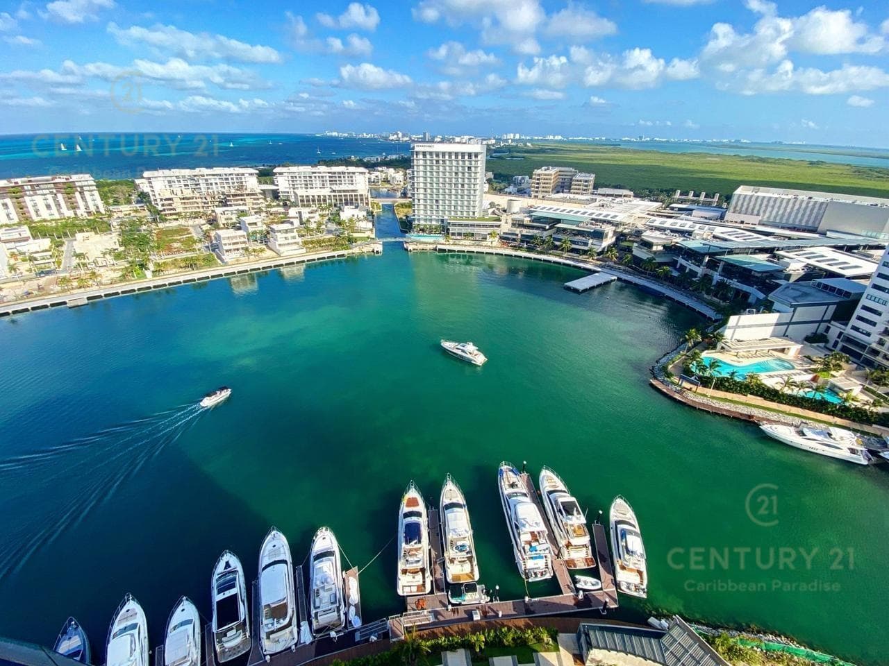 2-Bedroom Apartment for Rent with Ocean View at Shark Tower, Cancun | C4082
