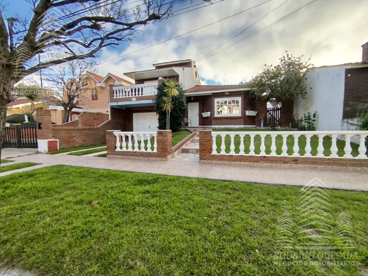 Exclusiva casa en La Lucila del mar .