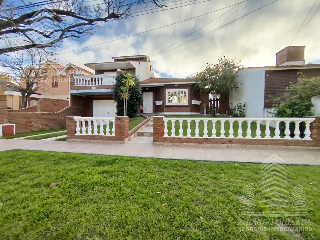 Exclusiva casa en La Lucila del mar .