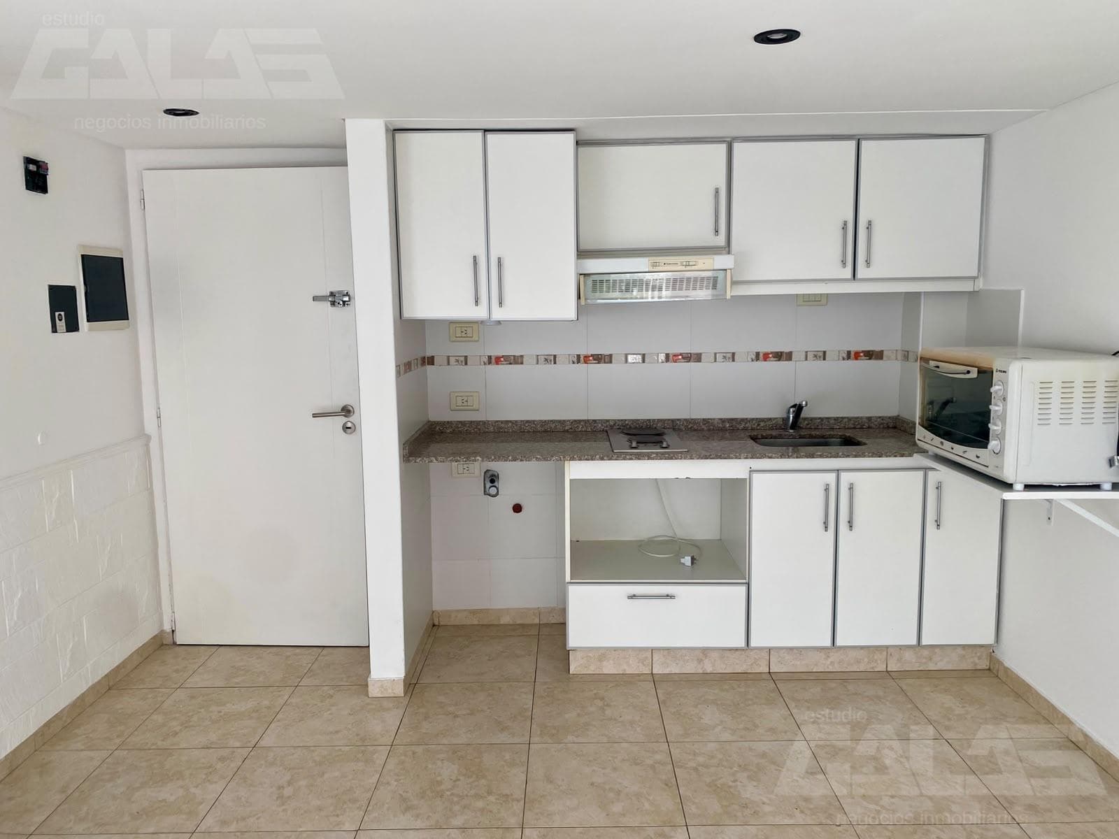 Very nice studio apartment and a half in an excellent neighborhood in Castelar